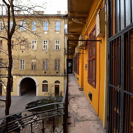 New Faces Design Apartment In Downtown Budapest Exterior photo